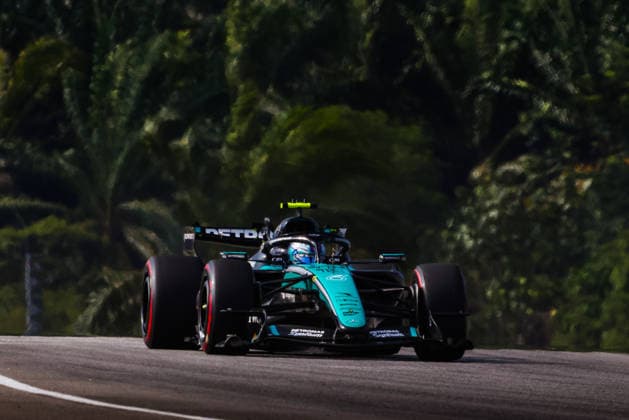 12 KIMI ANTONELLI Andrea (ITA), Mercedes AMG F1 Team W17, action from the 2026 Bahrain F1 Grand Prix in Malaysia 03 VERSTAPPEN Max (NLD), Red Bull Racing Ford RB22, action F1 GP 16 Bahrain 2026 in Malaysia 63 RUSSELL George GBR, Mercedes AMG F1 Team W17, action during the 2026 Formula 1 Bahrain Grand Prix in Malaysia, the 16th round of the 2026 Formula One World Championship from October 2 to 4, 2026 at the Sepang International Circuit in Sepang, Malaysia. Photo by Antonin Vincent, DPPI Malaysia