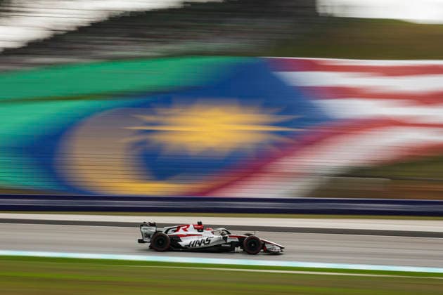 87 BEARMAN Ollie Oliver (GBR), TGR Haas F1 Team VF 26, action from the 2026 Bahrain F1 GP 16 in Malaysia; 2026 Bahrain F1 GP 16 in Malaysia 03 VERSTAPPEN Max (NLD), Red Bull Racing Ford RB22, action F1 GP 16 Bahrain 2026 in Malaysia 31 OCON Esteban fra, TGR Haas F1 Team VF 26, action during the 2026 Formula 1 Bahrain Grand Prix in Malaysia, the 16th round of the 2026 Formula One World Championship from October 2 to 4, 2026 at the Sepang International Circuit in Sepang, Malaysia. Photo by Xavier Bonilla, DPPI Malaysia
