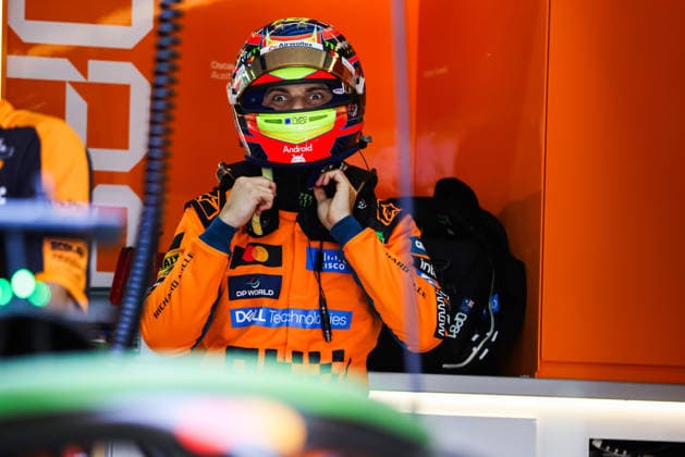 Oscar PIASTRI, McLaren F1 Team MCL40, portrait from the 2026 Bahrain F1 Grand Prix (Round 16) in Malaysia; Andrea KIMI ANTONELLI, Mercedes AMG F1 Team W16, portrait from the 2026 Bahrain F1 Grand Prix (Round 16) in Malaysia; Oscar PIASTRI, McLaren F1 Team MCL40, portrait taken during the 2026 Formula 1 Bahrain Grand Prix in Malaysia, the 16th round of the 2026 Formula One World Championship from October 2 to 4, 2026 at the Sepang International Circuit in Sepang, Malaysia. Photo by Antonin Vincent, DPPI Malaysia
