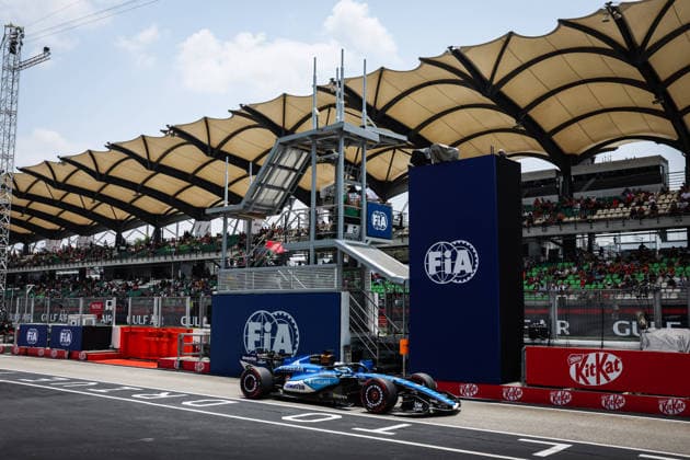 F1 - BAHRAIN GRAND PRIX IN MALAYSIA 2026 23 ALBON Alexander (tha), Williams F1 Team FW48, action during the 2026 Formula 1 Bahrain Grand Prix in Malaysia, 16th round of the 2026 Formula One World Championship, WM, Weltmeisterschaft from October 2 to 4, 2026 on the Sepang International Circuit, in Sepang, Malaysia - SepangMalaysia Copyright: xANTONINxVINCENTx