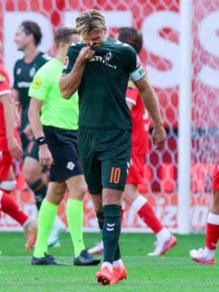 Niclas Fuellkrug of Werder Bremen looks disappointed during the friendly match between Hannover 96 and SC Verl, Heinz von Heiden Arena on October 2, 2026, in Hannover, Germany. Photo by Marco Steinbrenner, DeFodi Images. Niclas Fuellkrug of Werder Bremen looks dejected during the friendly match between Hannover 96 and SC Verl at Heinz von Heiden Arena on October 2, 2026 in Hanover, Germany. Photo by Marco Steinbrenner, DeFodi Images. Photo by Marco Steinbrenner, DeFodi Images.