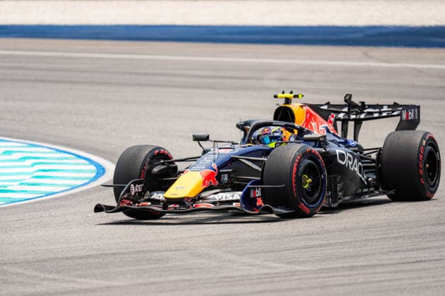 2026 Formula 1 Gulf Air Bahrain Grand Prix - Malaysia ISACK HADJAR 6 (FRA) of Oracle Red Bull Racing (Red Bull Racing RB22) on Saturday during the 2026 Formula 1 Gulf Air Bahrain Grand Prix in Malaysia at Sepang International Circuit in Kuala Lumpur, Malaysia, on October 3, 2026. Photo by Antoine Lapeyre Reveries Agency ABACAPRESS.COM Kuala Lumpur Malaysia  Copyright: xAntoinexLapeyre ReveriesxAgency ABACAx