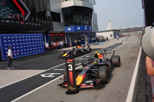 2026 Formula 1 Gulf Air Bahrain Grand Prix, October 3, 2026, Sepang International Circuit, Kuala Lumpur, 2026 Formula 1 Gulf Air Bahrain Grand Prix, pole position for Max Verstappen (NLD), Oracle Red Bull Racing; 3rd on the grid for Isack Hadjar (FRA), Oracle Red Bull Racing; Kuala Lumpur, Sepang International Circuit, Malaysia Copyright: xNordphotox xBraticx