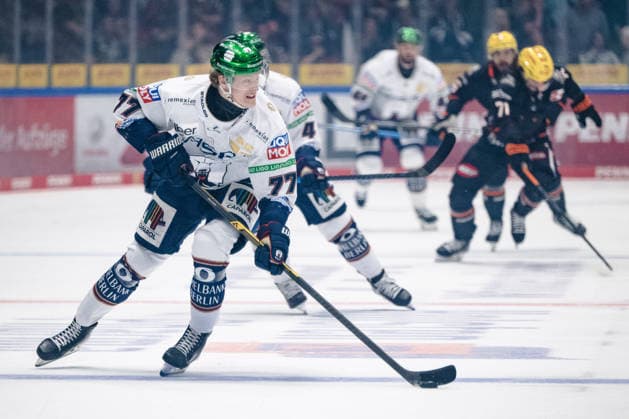 Eric Hoerdler, Eisbären Berlin, 77 GER, Löwen Frankfurt vs. Eisbären Berlin, Ice Hockey, PENNY DEL, Matchday 5, 2026–2027 Season, October 2, 2026 GER, Loewen Frankfurt vs. Eisbaeren Berlin, Ice Hockey, PENNY DEL, Matchday 5, 2026–2027 Season, October 2, 2026 Frankfurt am Main Copyright: xEibner-Pressefoto AttilaxZigax EP_AZA