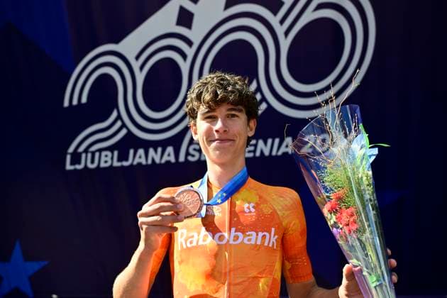 UEC 2026 Road European Championships Ljubljana 03 10 2026 LJUBLJANA, SLOVENIA - OCTOBER 03 : Van Den Biggelaar Jop (Netherlands) during the podium ceremony of the Men Junior cycling road race of the 2026 UEC Road European Championships Ljubljana. An UCI Continental Championships cycling race of 110,5 km with start and finish in Sencur on October 3, 2026 in Ljubljana, Slovenia, 03 10 2026 Ljubljana Slovenia  Copyright: xJanxDexMeuleneirx