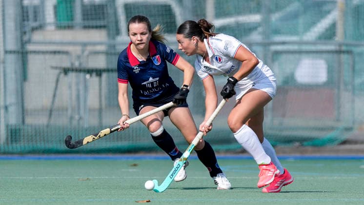 From left: Philine Drumm (BHC), 27, Juana Castellaro Morello (MHC), 28, tackle, game scene, duel, tackle, tackling, dynamism, action, 10 03 2026, Mannheim, Germany, hockey, 1st Bundesliga, women’s, Mannheimer HC vs. Berliner HC xozx