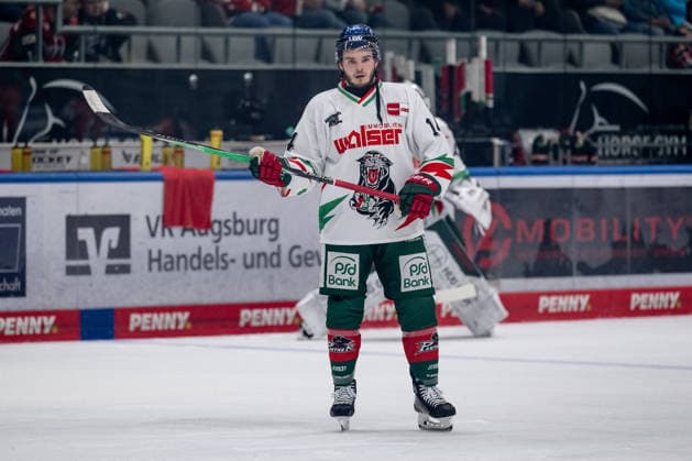 Donald D. J. Busdeker, Augsburger Panther, No. 14 during warm-ups in Germany; Augsburger Panther vs. Grizzlys Wolfsburg, ice hockey, DEL, 2026–2027 season, Matchday 4, October 2, 2026. Photo: HMB Media, Heike Feiner Copyright: HMBxMedia HeikexFeiner