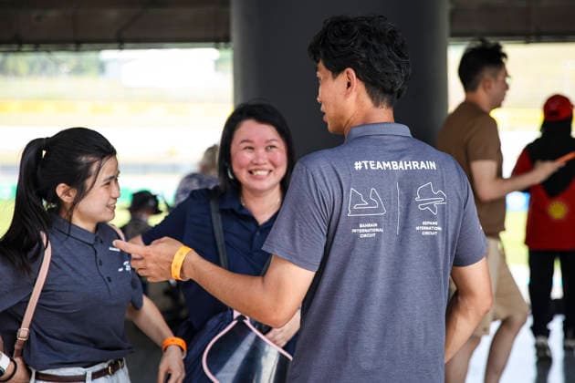 F1 - BAHRAIN GRAND PRIX IN MALAYSIA 2026 Bahrain volunteers during the 2026 Formula 1 Bahrain Grand Prix in Malaysia, 16th round of the 2026 Formula One World Championship, WM, Weltmeisterschaft from October 2 to 4, 2026 on the Sepang International Circuit, in Sepang, Malaysia - SepangMalaysia Copyright: xXavixBonillax