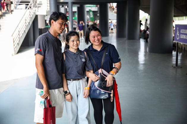 F1 - BAHRAIN GRAND PRIX IN MALAYSIA 2026 Bahrain volunteers during the 2026 Formula 1 Bahrain Grand Prix in Malaysia, 16th round of the 2026 Formula One World Championship, WM, Weltmeisterschaft from October 2 to 4, 2026 on the Sepang International Circuit, in Sepang, Malaysia - SepangMalaysia Copyright: xXavixBonillax