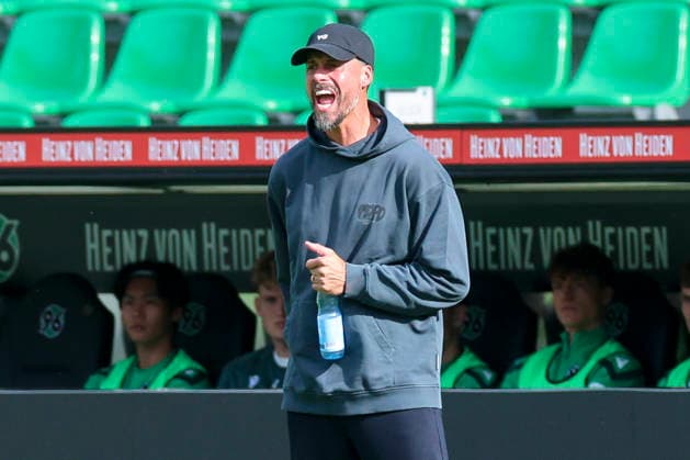 Hannover 96 coach Sandro Wagner looks disappointed during the friendly match between Hannover 96 and SC Verl, Heinz von Heiden Arena on October 3, 2026, in Hannover, Germany. Photo by Marco Steinbrenner, DeFodi Images. Coach Sandro Wagner of Hannover 96 looks dejected during the friendly match between Hannover 96 and SC Verl at Heinz von Heiden Arena on October 3, 2026 in Hannover, Germany. Photo by Marco Steinbrenner, DeFodi Images. Photo by Marco Steinbrenner, DeFodi Images