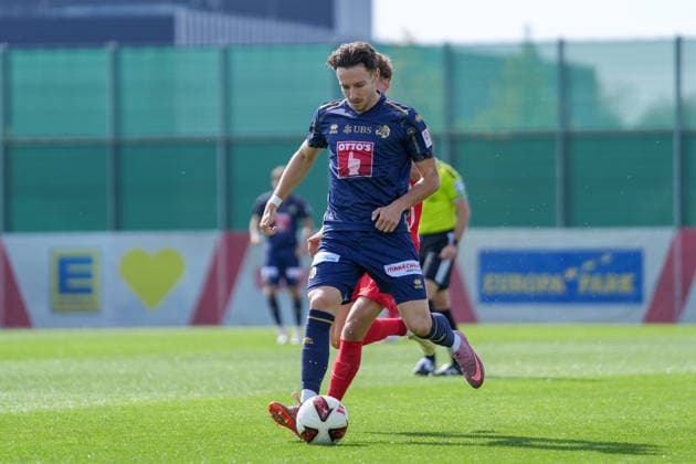 Levin Winkler, FC Lucerne, 29 on the ball, Germany, soccer, friendly match, SC Freiburg vs. FC Lucerne, October 3, 2026, Europa-Park Stadium, training field, Freiburg, Freiburg, Europa-Park Stadium, training field, Baden-Württemberg, Germany Copyright: xArnexAmbergx