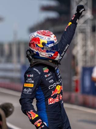 F1 2026: (Qualifying) Bahrein Grand Prix in Malaysia, Kuala Lumpur 03 Oct 2026 Max Verstappen (NLD) (Oracle Red Bull Racing) in parc fermé after qualifying of the Formula 1 Bahrain Grand Prix In Malaysia 2026 at the Sepang International Circuit. Kuala Lumpur Malaysia Copyright: xLucaxMartinix xSOPAxImagesx Luca-Martini-1455977