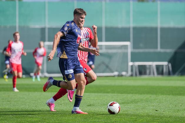 Friendly Match: SC Freiburg vs. FC Luzern, October 3, 2026. Lars Villiger (FC Luzern, 27) in a tackle with Max Rosenfelder (SC Freiburg, 37). Friendly Match: SC Freiburg vs. FC Luzern, Europa-Park Stadium, October 3, 2026 DFB and DFL regulations prohibit any use of photographs as image sequences and or quasi-video. Copyright: xBEAUTIFULxSPORTS Boscox