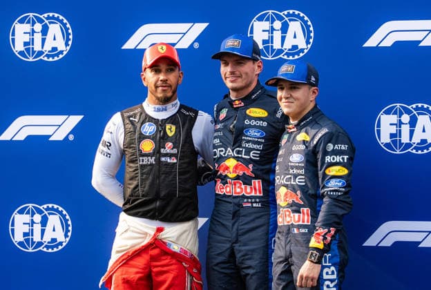 2026 Malaysian GP - Sepang Circuit - Pilots LEWIS HAMILTON 44 (GBR) of Scuderia Ferrari HP (Ferrari SF-26) MAX VERSTAPPEN 1 (NED) of Oracle Red Bull Racing (Red Bull Racing RB22) and ISACK HADJAR 6 (FRA) of Oracle Red Bull Racing (Red Bull Racing RB22) after qualifying top 3 on Saturday during the 2026 Formula 1 Gulf Air Bahrain Grand Prix in Malaysia at Sepang International Circuit in Kuala Lumpur, Malaysia, on October 3, 2026. Photo by Antoine Lapeyre Reveries Agency ABACAPRESS.COM Kuala Lumpur Malaysia Copyright: xAntoinexLapeyre ReveriesxAgency ABACAx