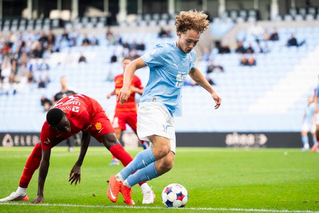 October 3, 2026: Anton Höög of Malmö FF and Lamine Sadio of FC Nordsjälland during the friendly match between Malmö FF and FC Nordsjälland on October 3, 2026 in Malmö. Photo by Avdo Bilkanovic, BILDBYRAN COP 115 AB0391. soccer, football, fotball, practice match, friendly match, Malmö FF, FC Nordsjälland, bbeng Copyright: AVDOxBILKANOVIC BB261003AB022
