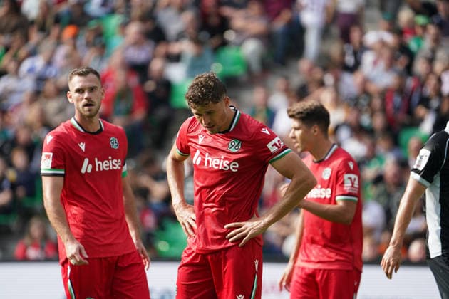Germany Soccer Friendly Matches 2026–2027, Friendly Match Hannover 96 vs. SC Verl at Heinz von Heiden Arena, Hannover: Gestures, Body Language, Emotion—Benedikt Pichler (Hannover 96, No. 11) and Boris Tomiak (Hannover 96, No. 3) Copyright: xAymanxAlahmedx