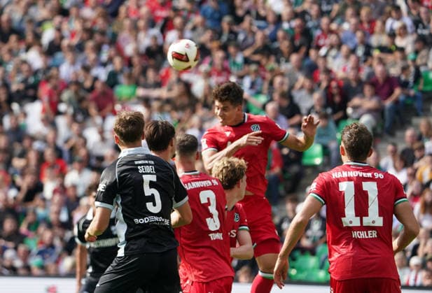 Germany Soccer Friendly Matches 2026–2027, Friendly Match: Hannover 96 vs. SC Verl at Heinz von Heiden Arena in Hannover; Heading duel: Franz Roggow (Hannover 96), 13 Copyright: xAymanxAlahmedx
