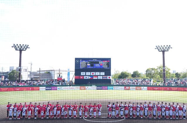(261003) -- ANJO, Oct. 3, 2026 -- Team China (R) and team Japan line up before the women s gold medal match of softball between China and Japan at the 20th Asian Games Aichi-Nagoya 2026 in Anjo of Aichi Prefecture, Japan, Oct. 3, 2026. ) (SP)JAPAN-ANJO-ASIAN GAMES-SOFTBALL-WOMEN S GOLD MEDAL MATCH LuoxYuan 