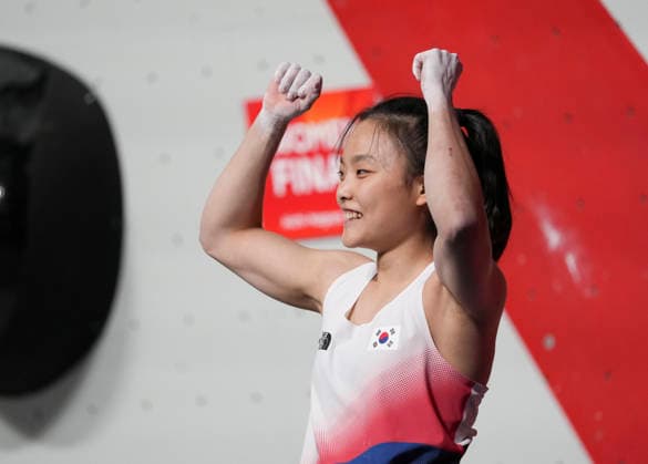 (261003) -- NAGOYA, Oct. 3, 2026 -- Seo Chaehyun of South Korea competes during the women s lead final of climbing at 20th Asian Games Aichi-Nagoya 2026 in Nagoya, Japan, Oct. 3, 2026. ) (SP)JAPAN-NAGOYA-ASIAN GAMES-SPORT CLIMBING-WOMEN S LEAD ZhouxMi 