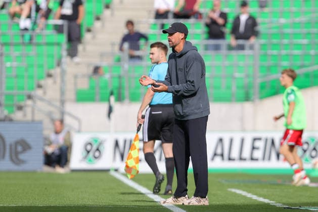 October 3, 2026, xtgx, Soccer exhibition match, Hannover 96 vs. SC Verl; from left: Sandro Wagner, Hannover coach, gives instructions, gesturing with his arms; DFL and DFB regulations prohibit any use of photographs as image sequences and or quasi-video footage; Hannover