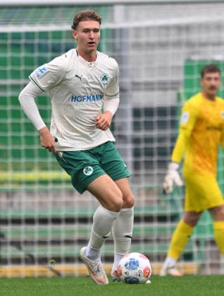 October 3, 2026 Soccer Season 2026–2027 Bavarian Regional League Matchday 12 SpVgg Greuther Fürth Fürth II U23 Kleeblatt FC Bayern Munich II FCB xwoxzix Elias Benkara 15, SpVgg Greuther Fürth II, cropped single image