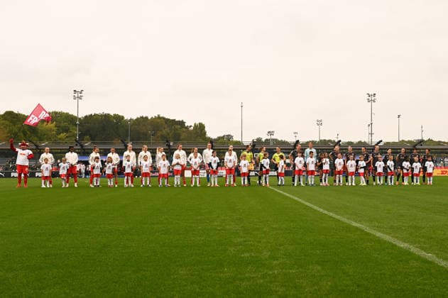 Soccer I Women s I 2026–2027 Season I Bundesliga I Matchday 6 I RB Leipzig 1 FSV Mainz 05 I October 3, 2026 Teams lining up at the center line at the RB Leipzig Training Center, Cottaweg 7, Saxony, Germany Copyright: xLobeca InesxHähnelx