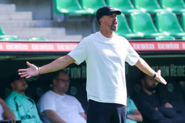 Hannover 96 coach Sandro Wagner gestures during the friendly match between Hannover 96 and SC Verl, Heinz von Heiden Arena on October 3, 2026, in Hannover, Germany. Photo by Marco Steinbrenner, DeFodi Images. Coach Sandro Wagner of Hannover 96 gestures during the friendly match between Hannover 96 and SC Verl at Heinz von Heiden Arena on October 3, 2026 in Hannover, Germany. Photo by Marco Steinbrenner, DeFodi Images. Photo by Marco Steinbrenner, DeFodi Images.