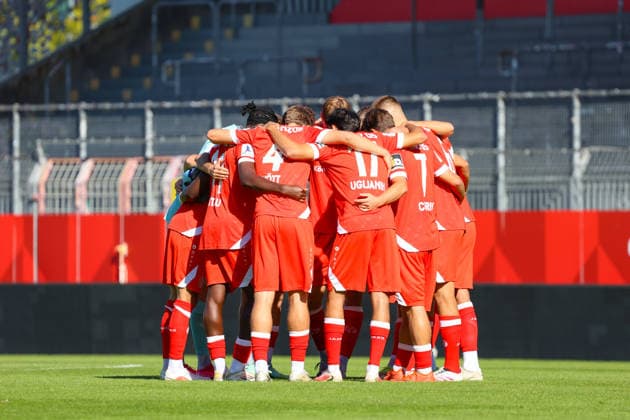 October 3, 2026, xusrbx, Regional League Southwest soccer, FSV Mainz 05 U23 vs. SC Freiburg II: The Mainz 05 players form a team circle to show solidarity, Mainz