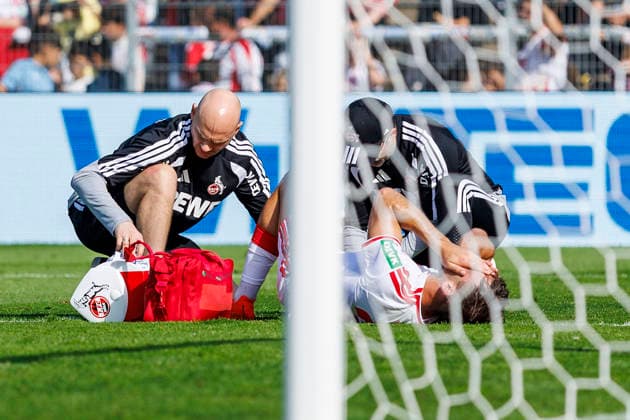 KOELN, GERMANY - OCTOBER 3, 2026: Thijs Dallinga (1. FC Köln, 27) injured himself during the friendly match between FC Viktoria Köln vs. 1. FC Köln at the Sportpark Hoehenberg on October 3, 2026 in Koeln, Germany. DFL REGULATIONS PROHIBIT ANY USE OF PHOTOGRAPHS AS IMAGE SEQUENCES AND OR QUASI-VIDEO. Nordrhein-Westfalen Germany Copyright: xLeahxKohringx