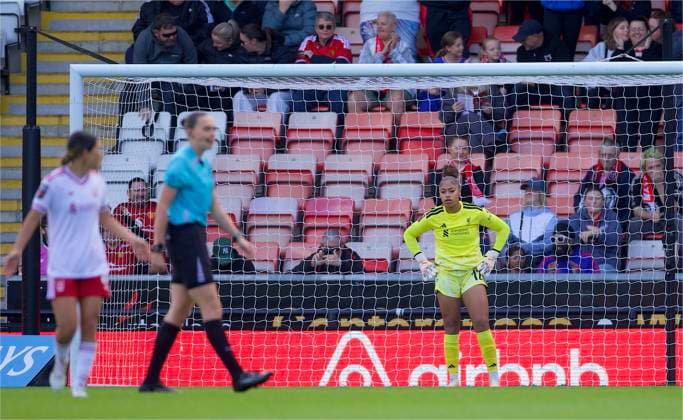 RECORD DATE NOT STATED Football - FA Women s Super League - Liverpool FC Women v Everton FC Women LIVERPOOL, ENGLAND - Sunday, September 27, 2026: Liverpool FC Women s goalkeeper Khiara Keating reacts as Manchester United, ManU Women score the first goal during the FA Women™s Super League match between Liverpool FC Women and Everton FC Women, the Merseyside Derby, at Anfield. (Photo by David Rawcliffe Propaganda) LIVERPOOL Anfield MERSEYSIDE ENGLAND  Copyright: xDavidxRawcliffex 2026-10-03-Man_Utd_Women_v_Liverpool_Women-024
