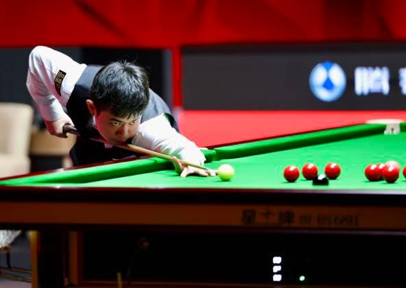 (261003) -- SHENZHEN, Oct. 3, 2026 -- Yuan Sijun of China competes during the semifinal against Jimmy Robertson of England at World Snooker Tour Shenzhen Open 2026 in Shenzhen, south China s Guangdong Province, Oct. 3, 2026. ) (SP)CHINA-SNOOKER-SHENZHEN OPEN (CN) LuxHanxin 