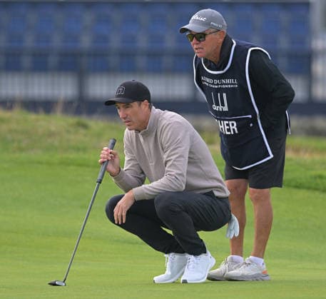 Alfred Dunhill Links Championship Ross Fisher and his caddy look on during the Alfred Dunhill Links Championship at St Andrews, St Andrews 03 10 2026 UK Newspapers OUT Copyright: xKrisxCargillx FIL-24023-0031