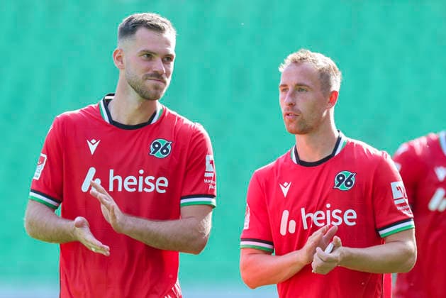 Boris Tomiak of Hannover 96 and Maurice Neubauer of Hannover 96 chat during the friendly match between Hannover 96 and SC Verl, Heinz von Heiden Arena on October 3, 2026, in Hannover, Germany. Photo by Marco Steinbrenner, DeFodi Images. Boris Tomiak of Hannover 96 and Maurice Neubauer of Hannover 96 talk together during the friendly match between Hannover 96 and SC Verl at Heinz von Heiden Arena on October 3, 2026 in Hannover, Germany. Photo by Marco Steinbrenner, DeFodi Images. Photo by Marco Steinbrenner, DeFodi Images.