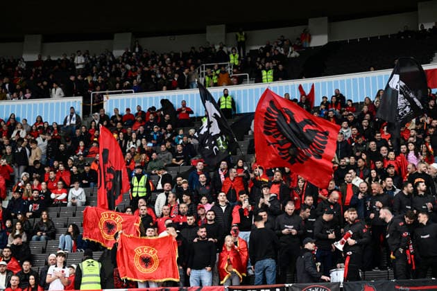 LKS 20261003 Albanian fans cheer during the UEFA Nations League Group C1 football match between Finland and Albania in Helsinki, Finland, on October 3, 2026. - EMMI KORHONEN Helsinki Finland DftxKF542XQ  Copyright: xEmmixKorhonenx DftxKF542XQ