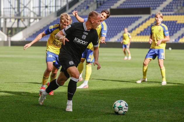 October 3, 2026, Stadionplein, Leeuwarden, GER, Friendly Match: SV Meppen vs. SC Cambuur, Jannic Ehlers, SV Meppen 17. DFL regulations prohibit any use of photographs as image sequences and or quasi-video. Leeuwarden, Friesland, Netherlands, Stadionplein