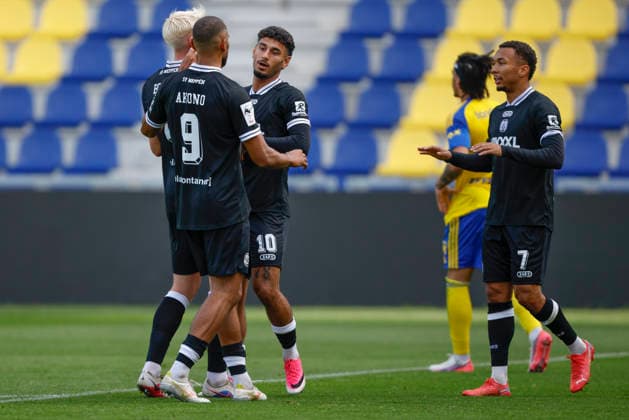 October 3, 2026, Stadionplein, Leeuwarden, GER, Friendly Match: SV Meppen vs. SC Cambuur, Joy in Meppen after Kasra Ghawilu’s 0–1 goal for SV Meppen 10; DFL regulations prohibit any use of photographs as image sequences and or quasi-video. Leeuwarden, Friesland, Netherlands, Stadionplein
