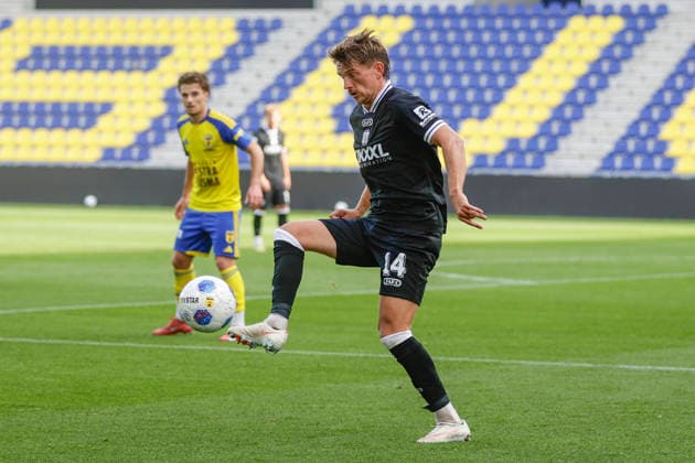 October 3, 2026, Stadionplein, Leeuwarden, GER, Friendly Match: SV Meppen vs. SC Cambuur, Thorben Deters, SV Meppen 14. DFL regulations prohibit any use of photographs as image sequences and or quasi-video. Leeuwarden, Friesland, Netherlands, Stadionplein