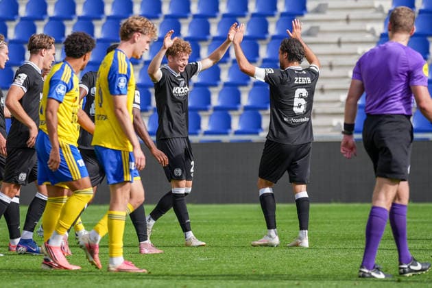 Dutch Soccer, International Friendly, International Break, 3rd Division, Eredivisie, 2026–2027 Season, Kooi Stadium, Leeuwarden, Netherlands, Saturday, October 3, 2026, SC Cambuur Leeuwarden vs. SV Meppen. Jubilation over the 2–1 win for SV Meppen. Nikell Touglo, SV Meppen, 20 Copyright: xMichelxWittex
