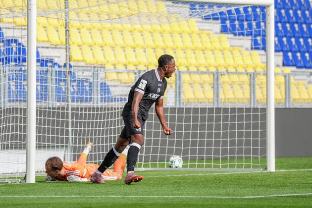 Dutch Soccer, International Friendly, International Break, 3rd Division, Eredivisie, 2026–2027 Season, Kooi Stadium, Leeuwarden, Netherlands, Saturday, October 3, 2026, SC Cambuur Leeuwarden vs. SV Meppen—Jubilation over SV Meppen’s 2–1 victory. Nikell Touglo, SV Meppen, 20 Copyright: xMichelxWittex