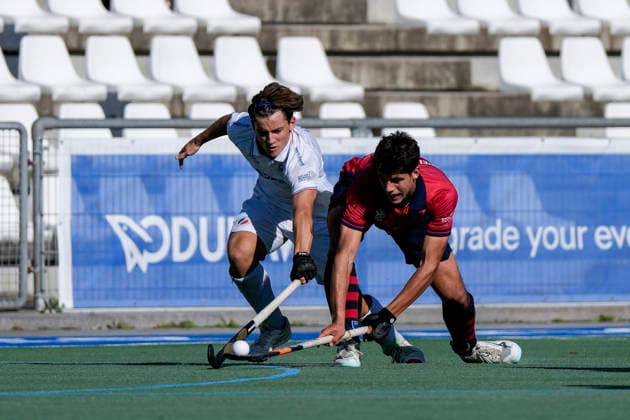 From left: Benedikt Geyer (MHC), 20, Theo Belhustede (BHC), 22, tackle, game play, duel, tackle, tackling, dynamic, action, 03 10 2026, Mannheim, Germany, hockey, 1st Bundesliga, men’s, Mannheimer HC vs. Berliner HC xozx