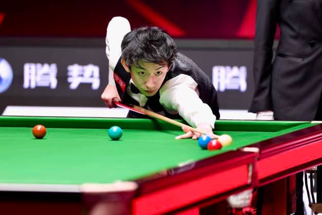 (261003) -- SHENZHEN, Oct. 3, 2026 -- Wu Yize of China competes during the semifinal against Judd Trump of England at World Snooker Tour Shenzhen Open 2026 in Shenzhen, south China s Guangdong Province, Oct. 3, 2026. ) (SP)CHINA-SNOOKER-SHENZHEN OPEN (CN) LuxHanxin 