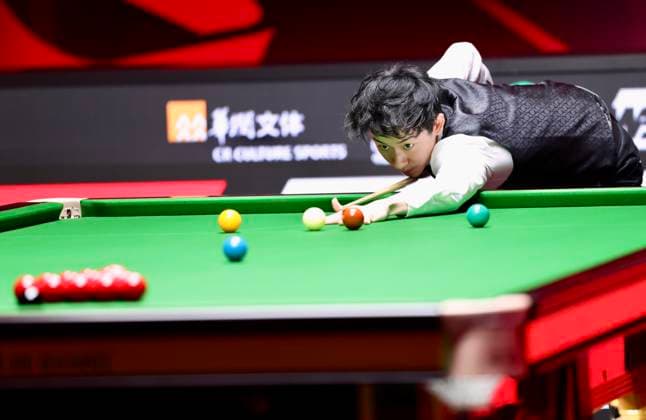 (261003) -- SHENZHEN, Oct. 3, 2026 -- Wu Yize of China competes during the semifinal against Judd Trump of England at World Snooker Tour Shenzhen Open 2026 in Shenzhen, south China s Guangdong Province, Oct. 3, 2026. ) (SP)CHINA-SNOOKER-SHENZHEN OPEN (CN) LuxHanxin