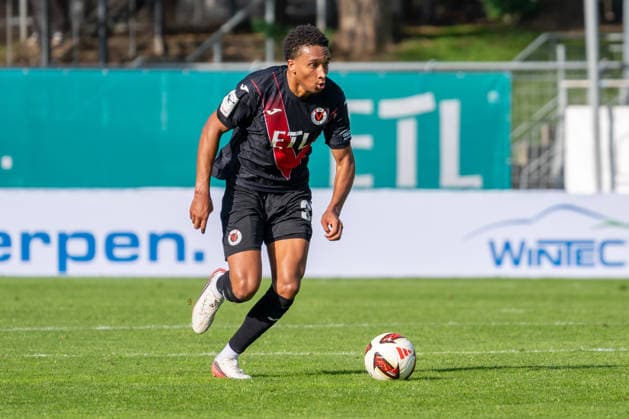 Noah Maboulou of Viktoria Cologne, 37, sprinting with the ball in the match between FC Viktoria Cologne and FC Hansa Rostock, soccer, 3. Liga, Matchday 5, 2026–2027 season, September 11, 2026 DFL DFB regulations prohibit any use of photographs as image sequences and or quasi-video FC Viktoria Cologne vs. FC Hansa Rostock, soccer, 3rd Division, Matchday 5, 2026–2027 season, September 11, 2026, Cologne Copyright: xEibner-Pressefoto ThomasxHaeslerx EP_THR