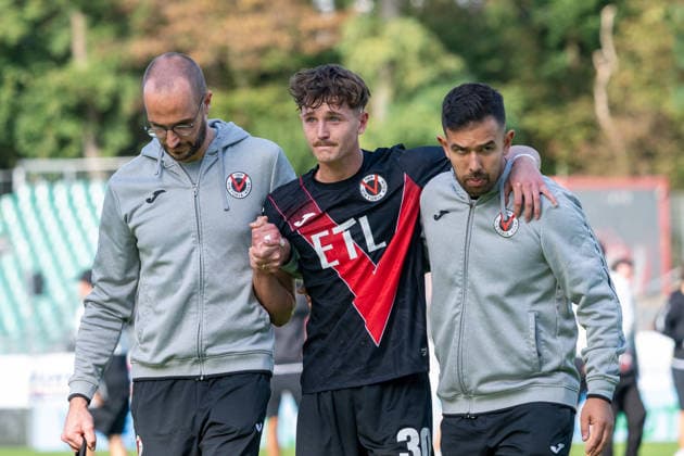 Alexander Prokopenko of Viktoria Cologne, 30, had to leave the field due to injury during the match between FC Viktoria Cologne and FC Hansa Rostock, soccer, 3. Liga, Matchday 5, 2026–2027 season, September 11, 2026 DFL DFB regulations prohibit any use of photographs as image sequences and or quasi-video FC Viktoria Cologne vs. FC Hansa Rostock, soccer, 3rd Division, Matchday 5, 2026–2027 season, September 11, 2026, Cologne Copyright: xEibner-Pressefoto ThomasxHaeslerx EP_THR