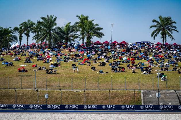 IPA89258295 - F1 fans during Saturday s qualifying session for the 2026 Formula 1 Gulf Air Bahrain Grand Prix in Malaysia at the Sepang International Circuit in Sepang, Malaysia. Round 16 of 23 in the 2026 FIA Formula One World Championship, WM, Weltmeisterschaft held October 2–4, 2026. The race was moved from Bahrain to Malaysia and held at the Sepang International Circuit during the 2026 Bahrain Grand Prix in Malaysia, part of the Formula 1 Championship, on October 3, 2026. Copyright: xSrinivasaxKrishnanx xAlessioxDexMarcox xAvens-images.com AvensImages IPAxSportx xx IPA89258295