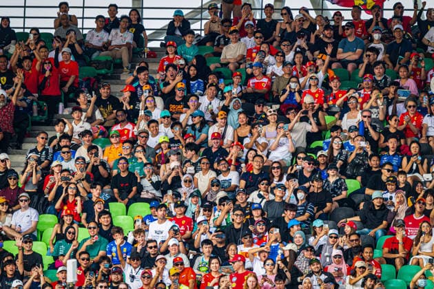 IPA89258310 - F1 fans during Saturday s qualifying session for the 2026 Formula 1 Gulf Air Bahrain Grand Prix in Malaysia at the Sepang International Circuit in Sepang, Malaysia. Round 16 of 23 in the 2026 FIA Formula One World Championship, WM, Weltmeisterschaft held October 2–4, 2026. The race was moved from Bahrain to Malaysia and held at the Sepang International Circuit during the 2026 Bahrain Grand Prix in Malaysia, part of the Formula 1 Championship, on October 3, 2026. Copyright: xSrinivasaxKrishnanx xAlessioxDexMarcox xAvens-images.com AvensImages IPAxSportx xx IPA89258310