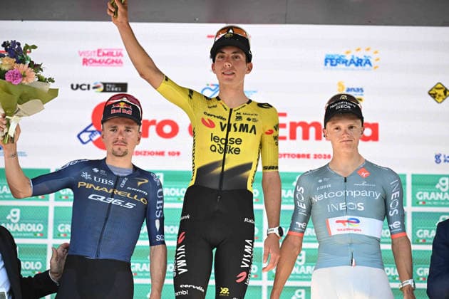 03-10-2026 Giro Dell emilia; 2026, Visma - Lease A Bike; 2026, Pinarello - Q36.5; 2026, Net Company - Ineos; Piganzoli, Davide; Pidcock, Thomas; Onley, Edgar Oscar; Bologna - San Luca; 