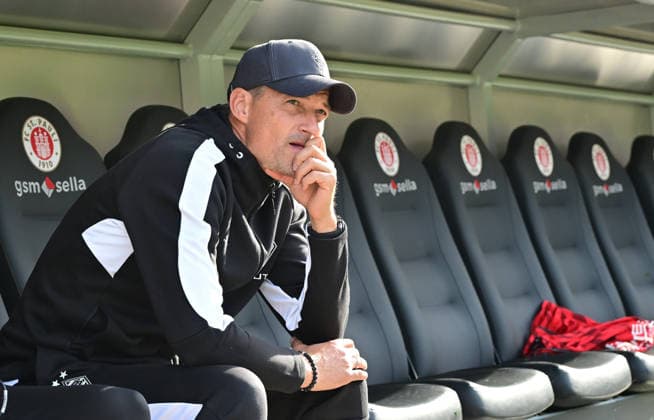 October 3, 2026, GER Soccer, Men, Bundesliga, Friendly Match, 2026–2027 Season, Hamburg, FC St. Pauli vs. Borussia Mönchengladbach; Coach Alexander Blessin; BMG Gladbach returns to the Millerntor; DFB and DFL regulations prohibit any use of photographs as image sequences and or quasi-video; Hamburg Millerntorstadion, Hamburg, Germany Copyright: xnordphotoxGmbH xWitkex