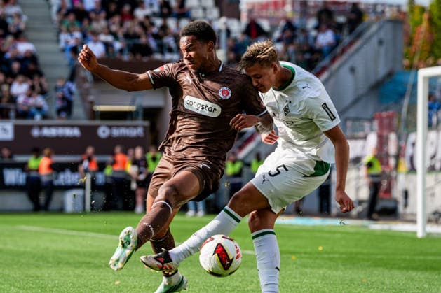 German Soccer: 2. Bundesliga, Bundesliga, Friendly Match, 2026–27 Season, FC St. Pauli vs. Borussia Mönchengladbach, Millerntor Stadium, Hamburg, St. Pauli, Youssoupha Niang (FC St. Pauli), 7; Jan Leszczynski (Borussia Mönchengladbach), 5 Copyright: xStefanxTrochax