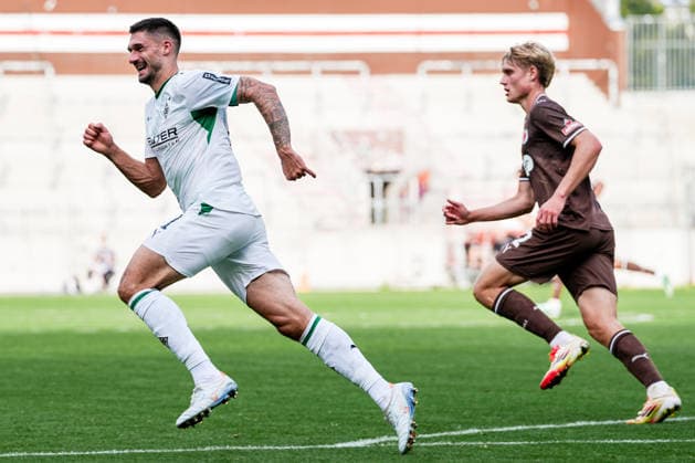 German Soccer: 2. Bundesliga, Bundesliga, Friendly Match, 2026–27 Season, FC St. Pauli vs. Borussia Mönchengladbach, Millerntor Stadium, Hamburg; St. Pauli: Tim Kleindienst; Borussia Mönchengladbach: 11, Sam Klein; FC St. Pauli: 22 Copyright: xStefanxTrochax